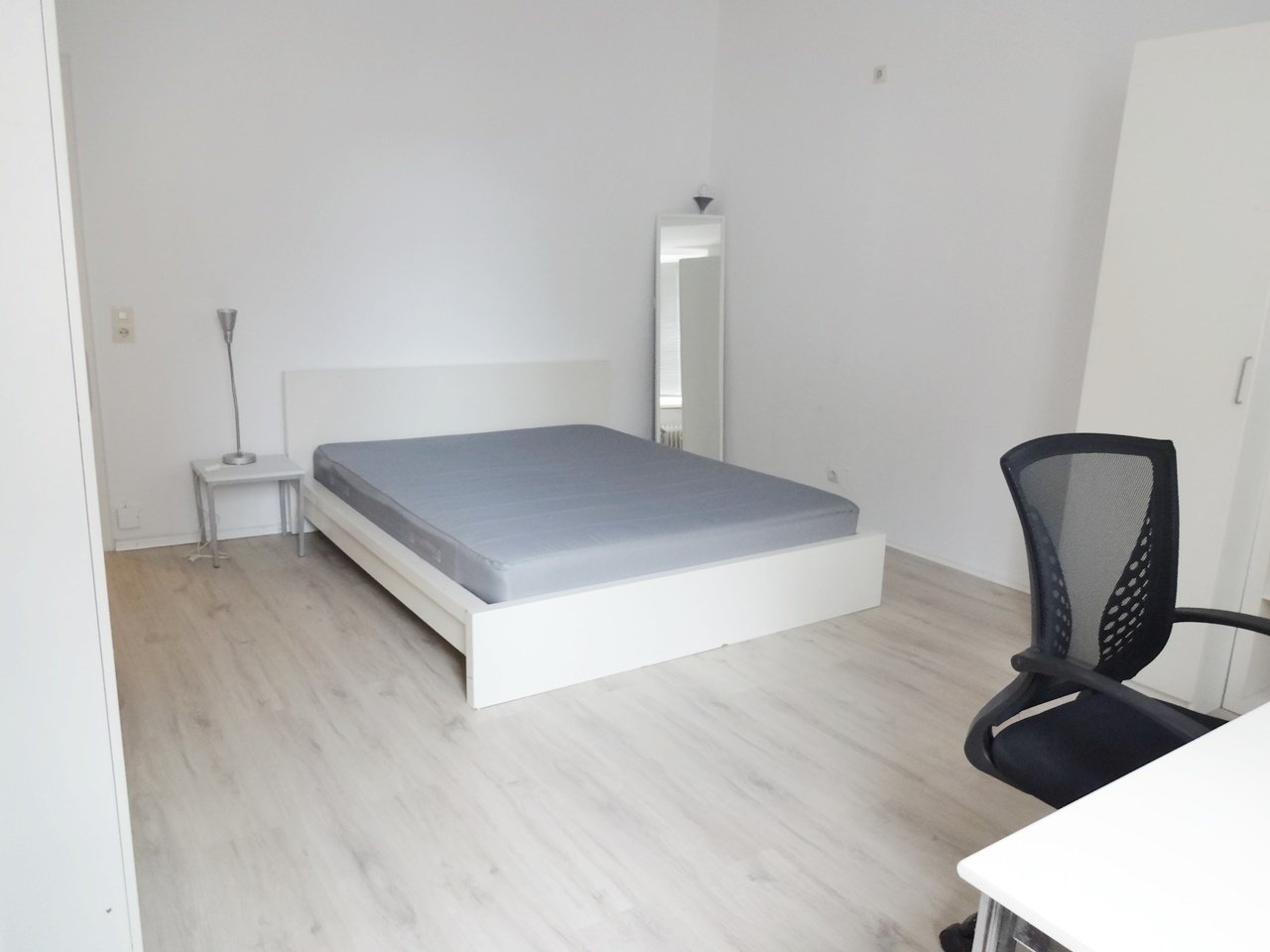 Zimmer links 02