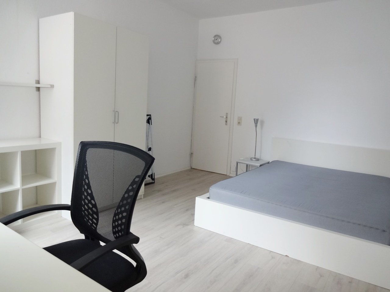 Zimmer links 03